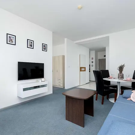 Lejlighed Spacious Tarsis In By Renters Kołobrzeg