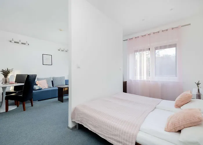 شقة Spacious Tarsis In By Renters كولوبرزيغ