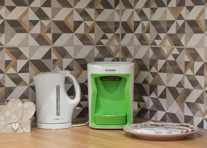 Spacious Tarsis In By Renters شقة *